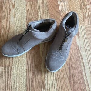 Wedge sneakers. Zip front. Waterproof Suede.